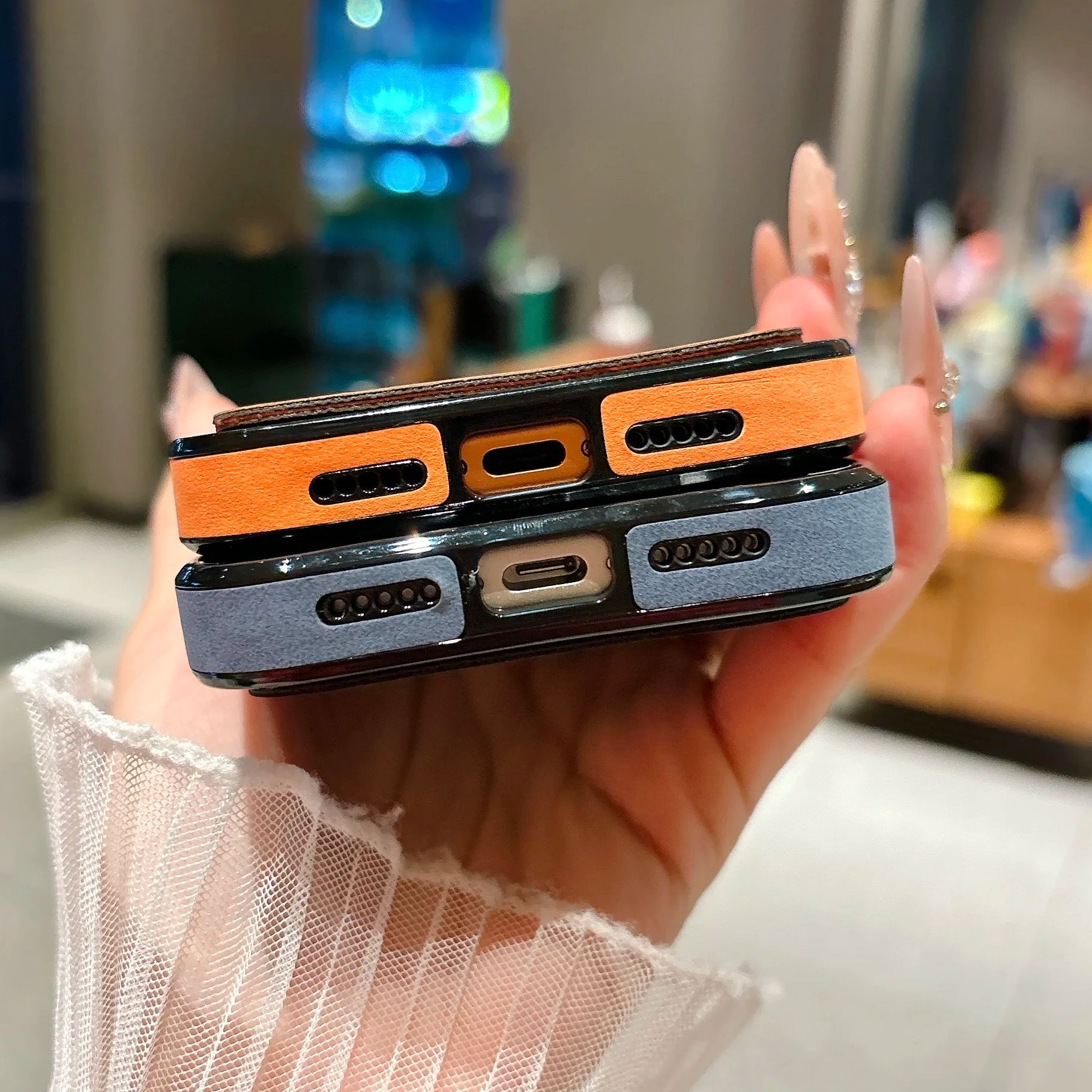 Porta carte di credito Custodi - Phone Accessories Business recensione e prezzo